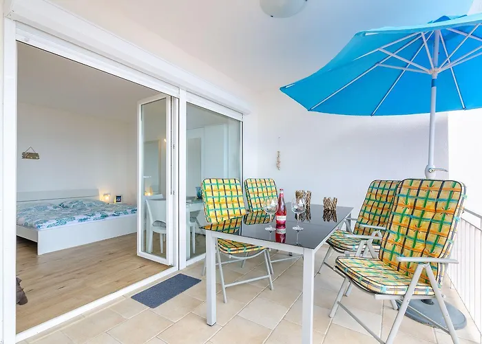 Modernes Nur 350 Meter Zum Sandstrand Mit Meerblick, Eigenem Liegestuhl, Grill Crikvenica