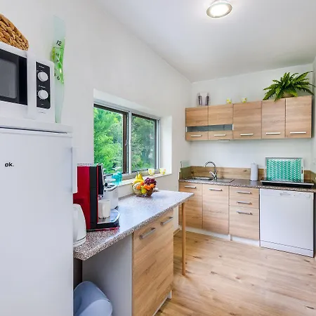 Modernes Nur 350 Meter Zum Sandstrand Mit Meerblick, Eigenem Liegestuhl, Grill Apartmán