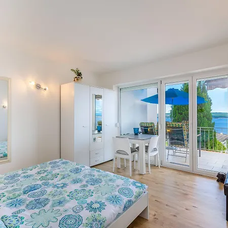 Modernes Nur 350 Meter Zum Sandstrand Mit Meerblick, Eigenem Liegestuhl, Grill * Crikvenica