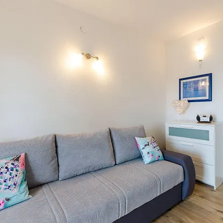 Modernes Nur 350 Meter Zum Sandstrand Mit Meerblick, Eigenem Liegestuhl, Grill Appartement Crikvenica